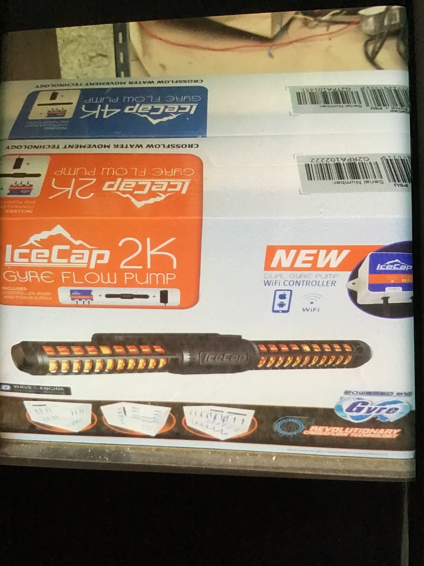 IceCap 2K Gyre flow pump with dual controller